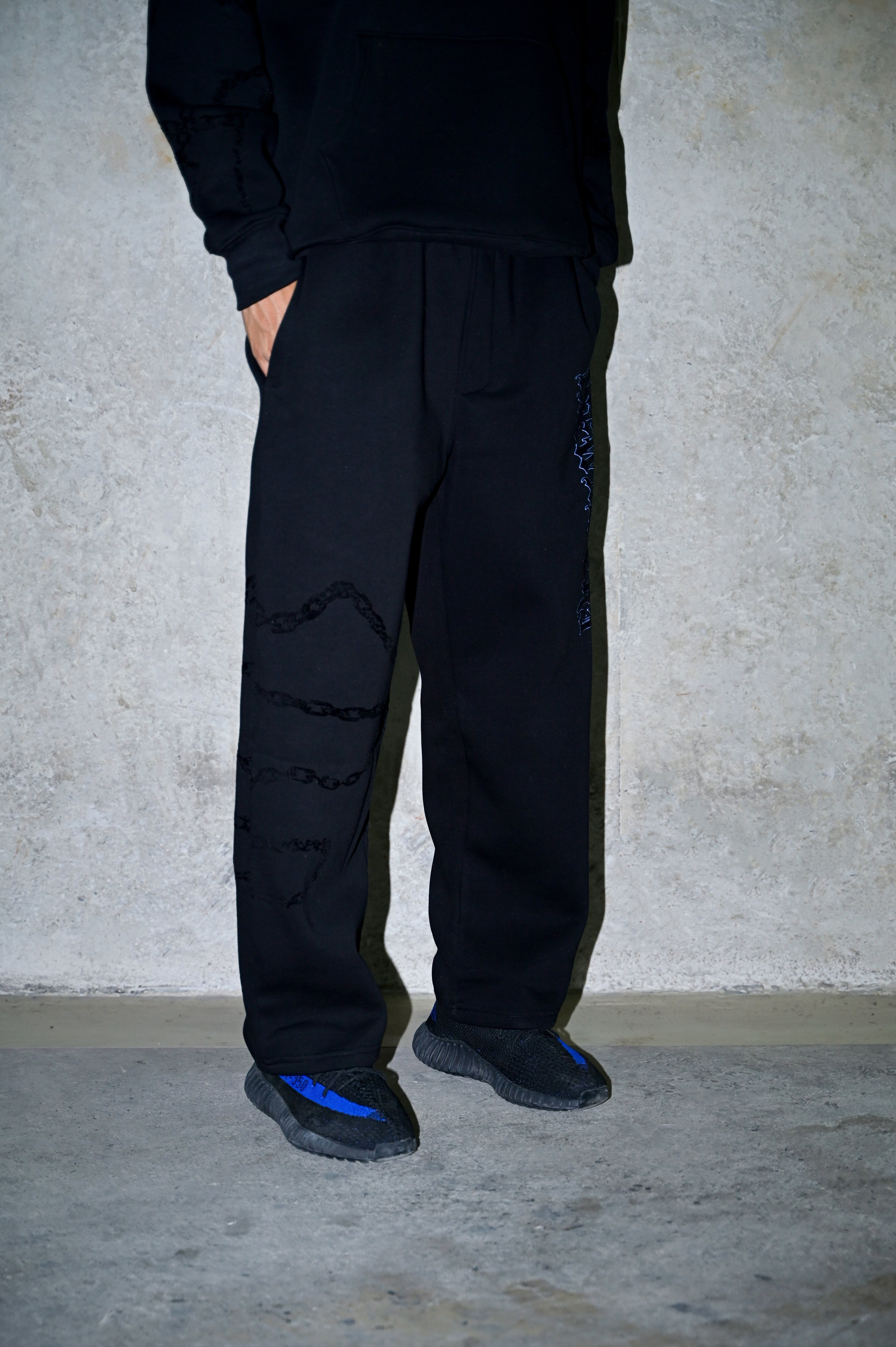THE PHANTOM SWEATPANTS - BLACK